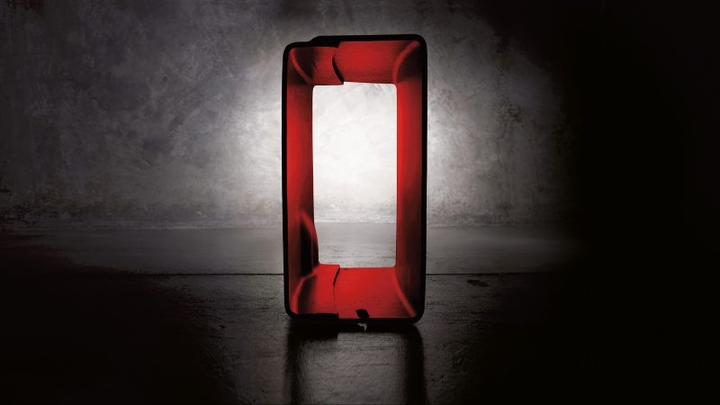 Nissan Navara packshot of the box around the chassis