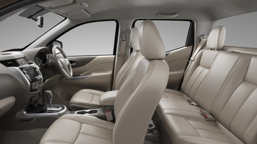 Nissan Navara interior profile double cab