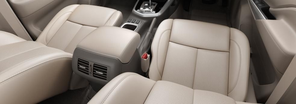 Nissan Navara N-Guard yellow stitching